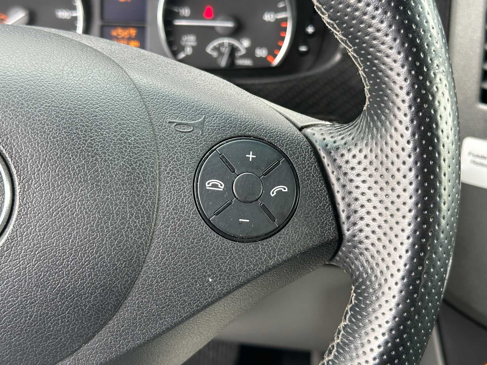 2018 Mercedes-Benz Sprinter Cargo Van 2500 Standard Roof V6 144" 4WD