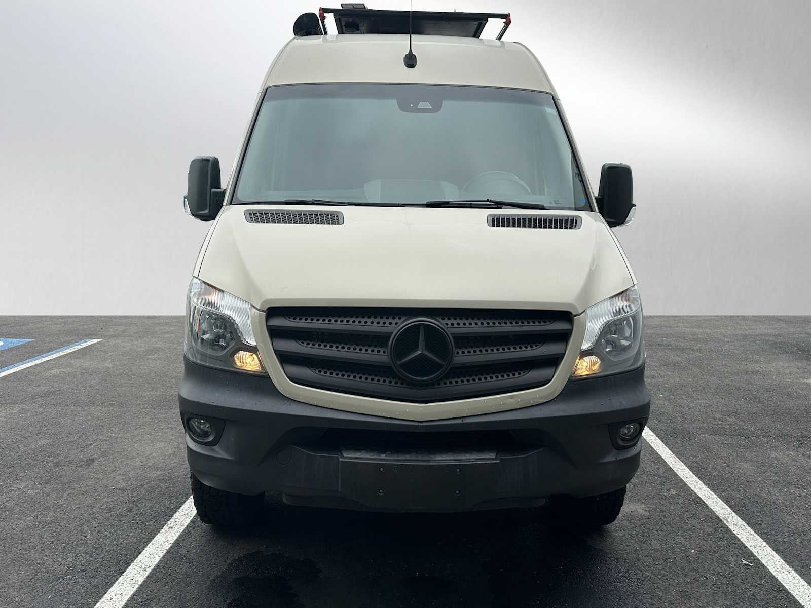 2018 Mercedes-Benz Sprinter Cargo Van 2500 Standard Roof V6 144" 4WD